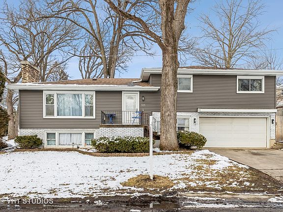 2nd image of 525 Delaware Dr