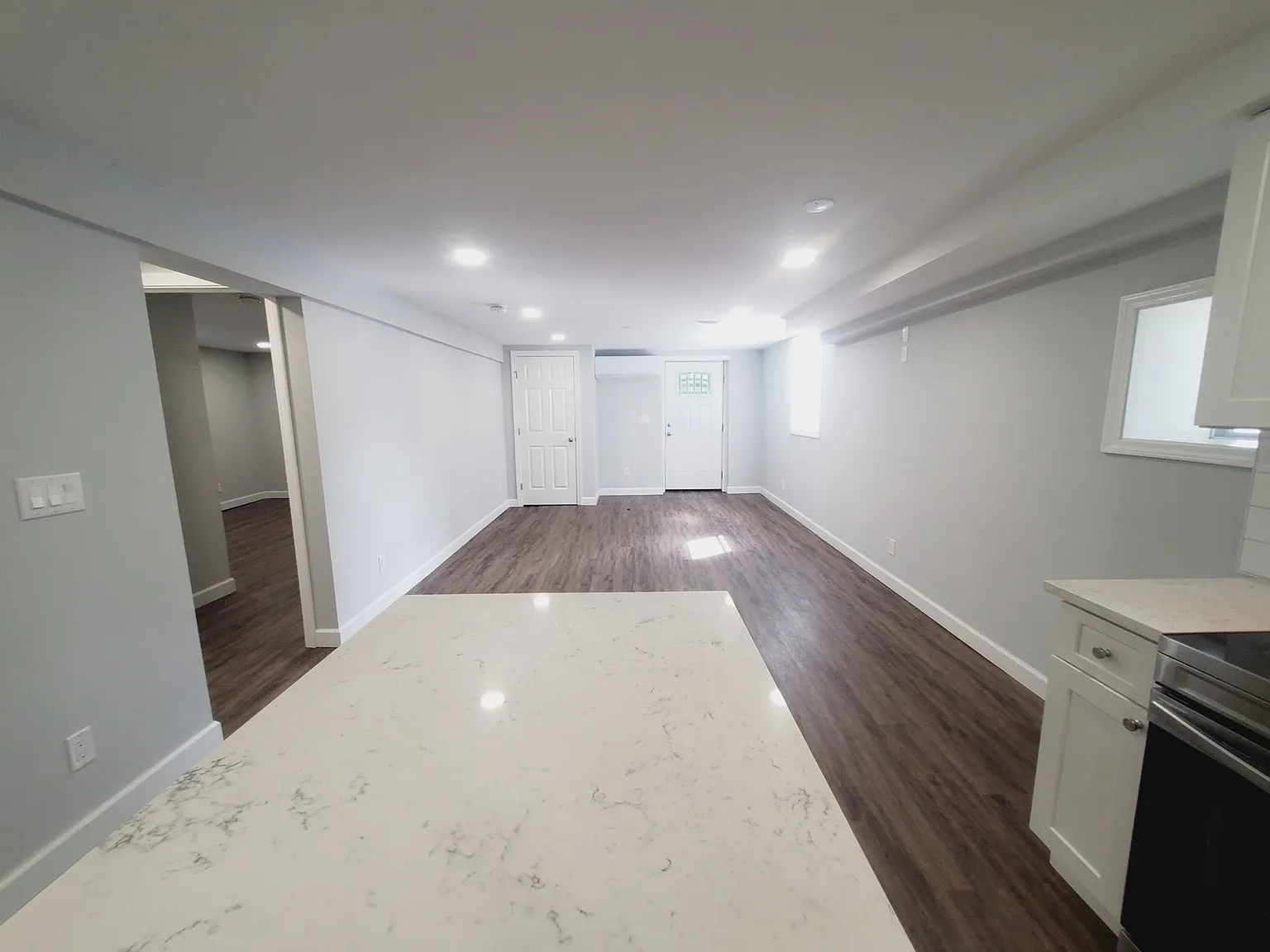 2 bed, 1.0 bath, 980 sqft, $2,200 — Photo 3