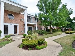 543 Burlington Ave APT 112, Downers Grove, IL 60515