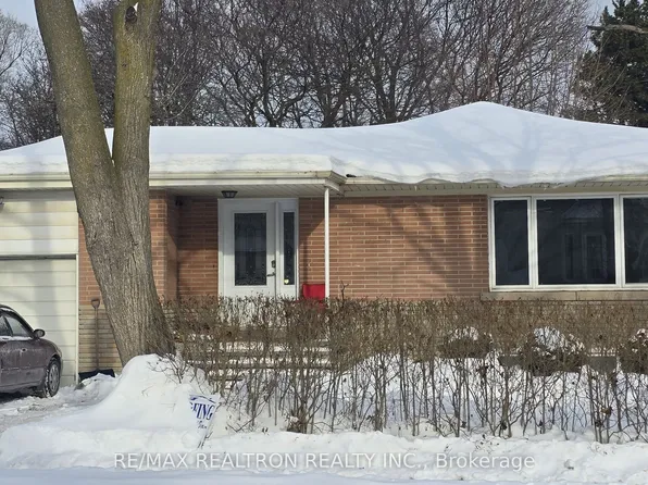 318 Holmes Ave, Toronto, ON M2N 4N3