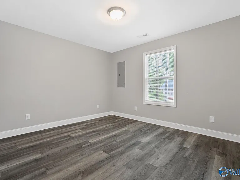 218 Ward Ave NE — Photo 17