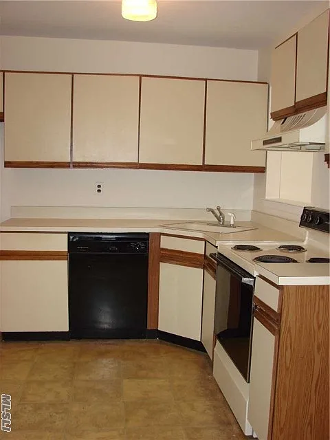 111 Scarlett Dr photo 1