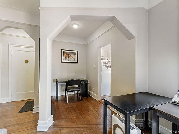 5th image of 45 Pondfield Road W #6E