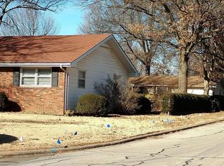 1543 E Glenwood St, Springfield, MO 65804