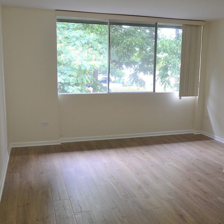 2nd image of 217 N Lindsay St #16
