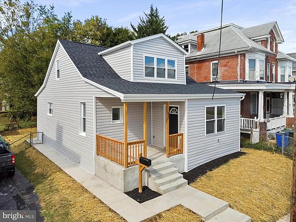 2nd image of 837 Virginia Ave