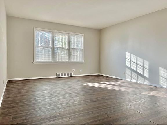 5th image of 612 Thunderbird Ct APT A