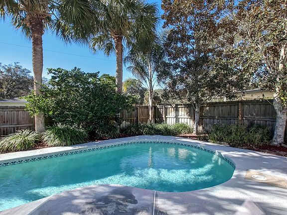 5th image of 2351 Sussex Ln