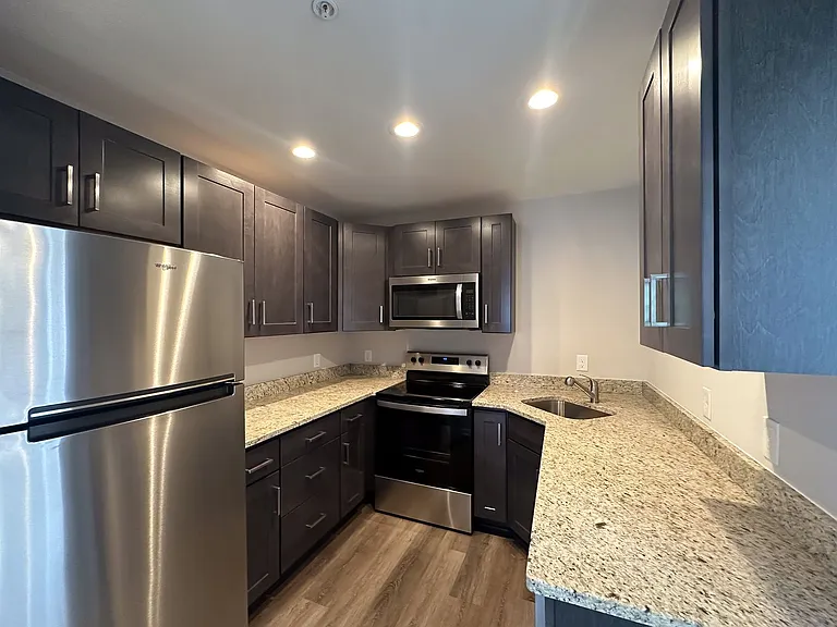 5508 Belair Road Apartments — Photo 19