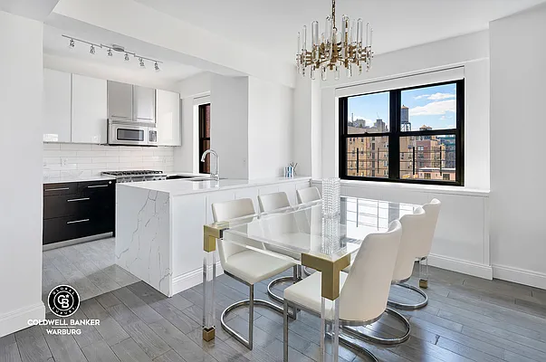 Sold by Coldwell Banker Warburg | media 14