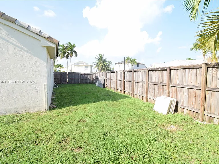 15860 SW 77th St — Photo 3