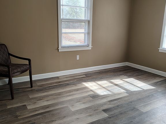 4th image of 1603 Dogwood Acres Dr
