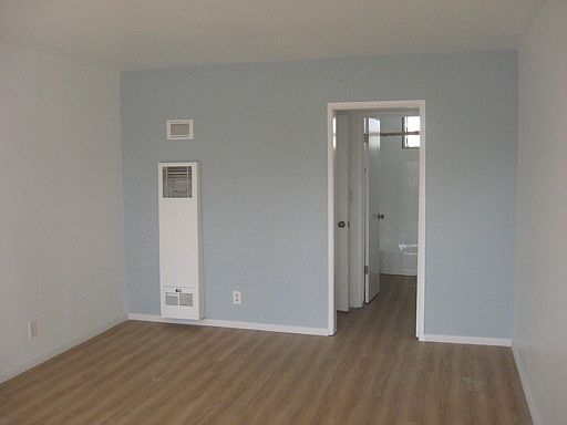 4th image of 2320 Virginia Ave APT 07