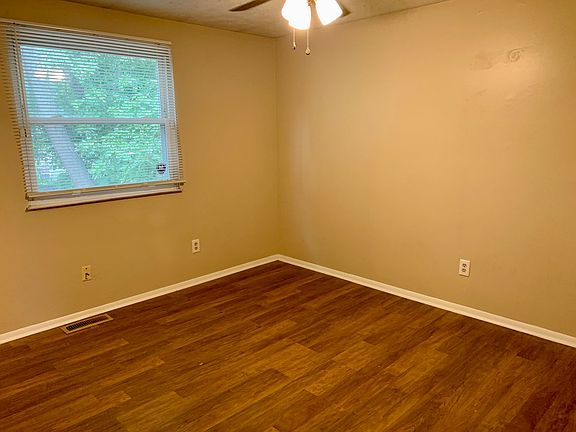 3rd image of 11604 E Whidbey Dr