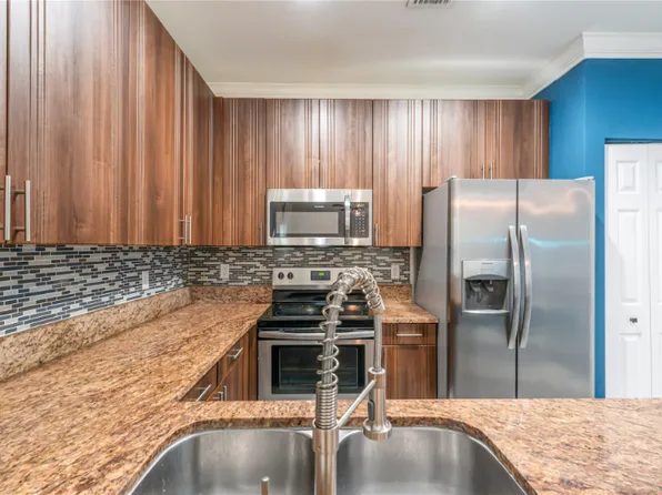 422 NE 1st Ave, Pompano Beach, FL 33060