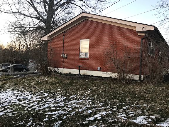3rd image of 15 Shelby St