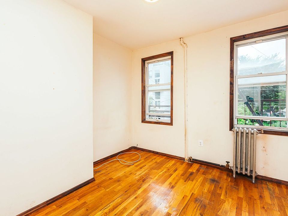 1st image of 133 Meserole St APT 2L