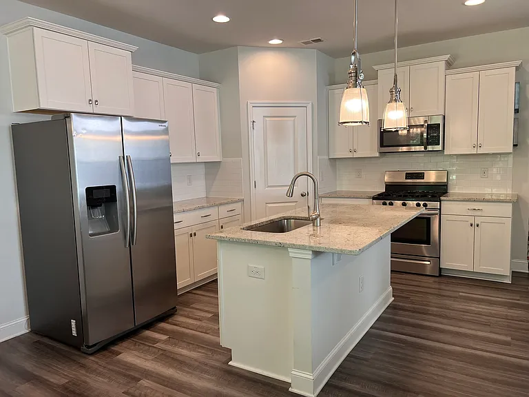 1107 Compass Dr — Photo 9