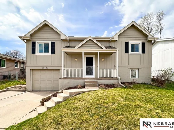 13609 W St, Omaha, NE 68137