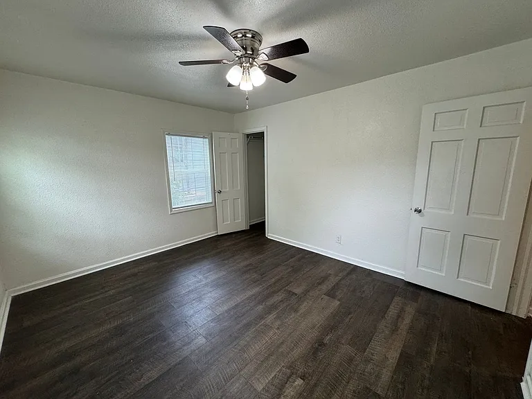 1410 E Barton Ave — Photo 15