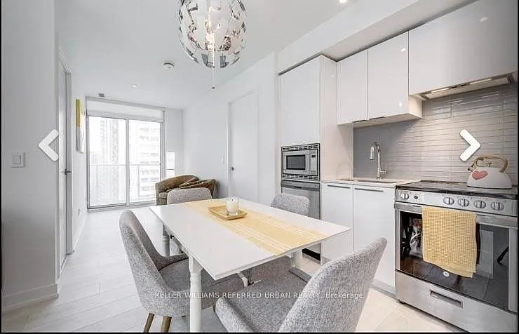 501 Yonge St #805 — Photo 5