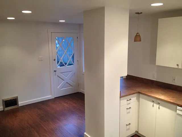 3 bed, 800 sqft, $2,350 — Photo 2