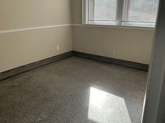 Larger bedroom 10.5 by 23