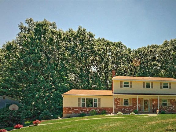 2nd image of 22 Garrison Ln