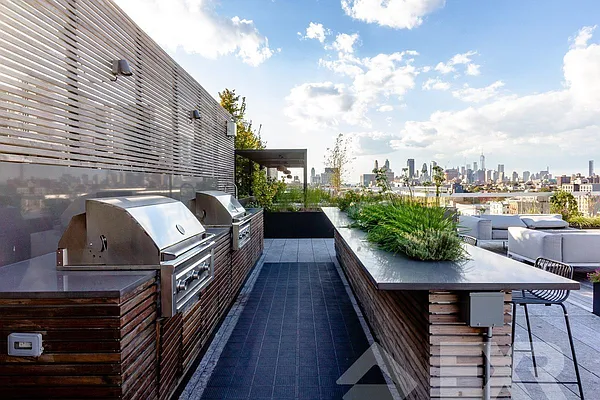 Rented by EXR | media 12