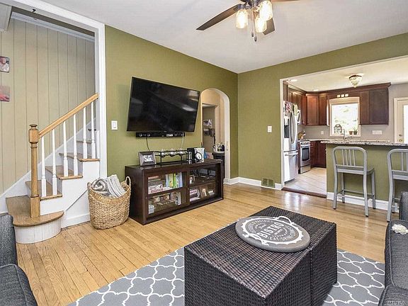 2nd image of 41 Laurel Ave
