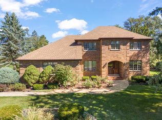 826 Abbey Dr, Glen Ellyn, IL 60137
