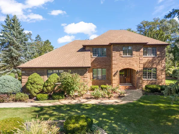 826 Abbey Dr, Glen Ellyn, IL 60137