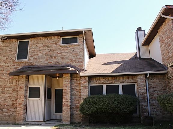 4th image of 720 Crescent Dr