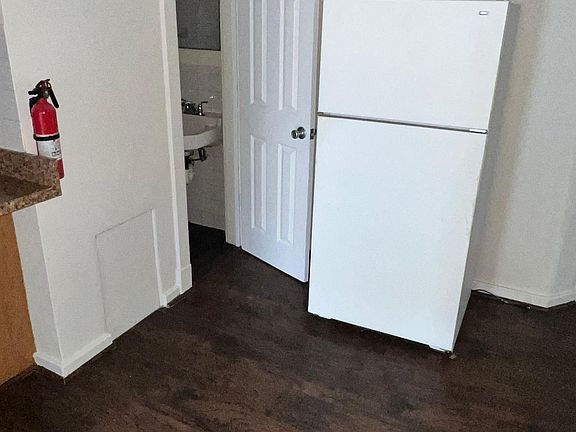 4th image of 617 Glenwood Ave APT A