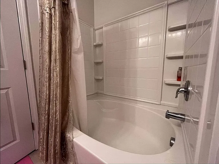 310 Princess Pl — Photo 16