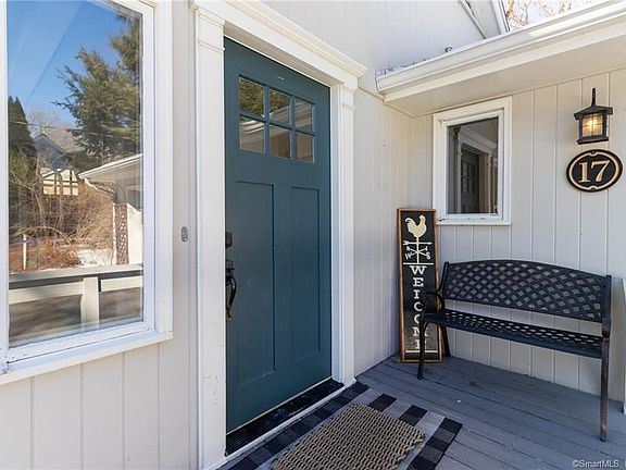 3rd image of 17 Evergreen Ln