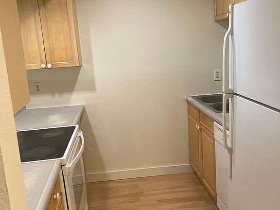 4th image of 2707 Valmont Rd APT 203C