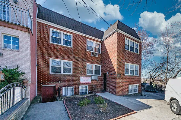 Rented by Worth Property Group | media 6