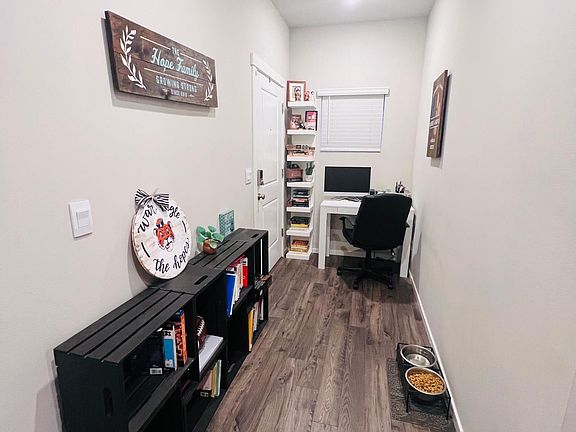 3rd image of 6444 Yorktown Pl NE