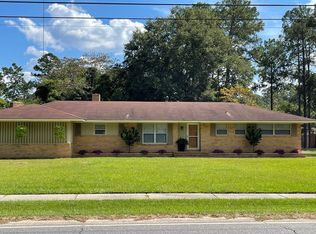 302 Chester Ave, Douglas, GA 31533