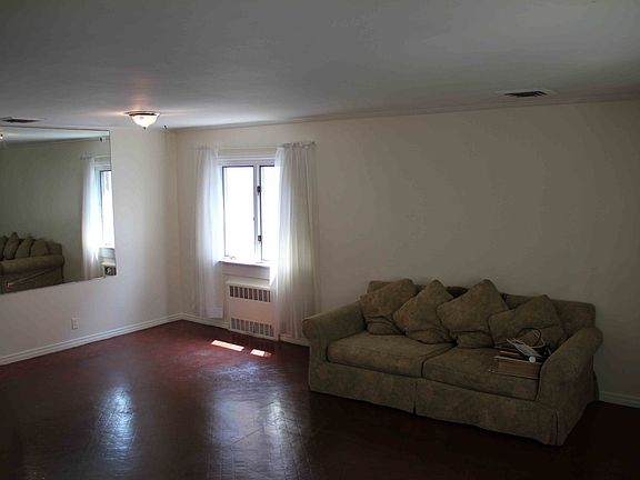 4th image of 6123 229th St