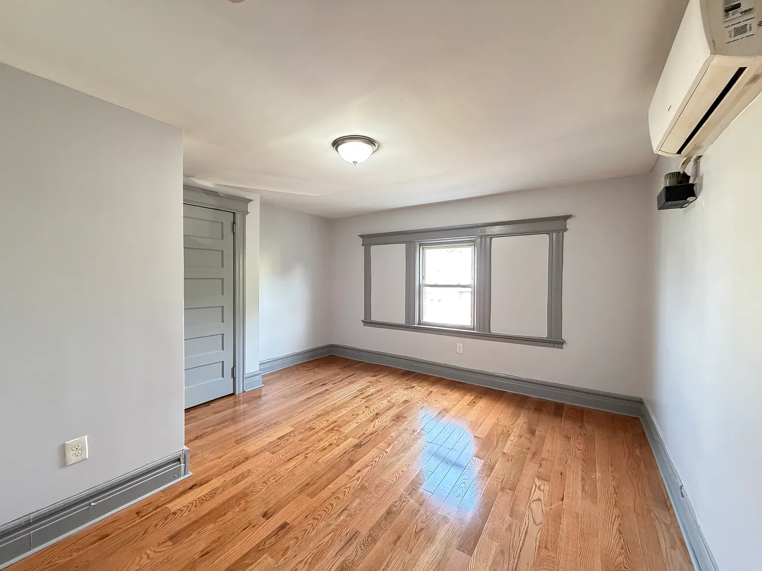 2 bed, 800 sqft, $2,000 — Photo 4