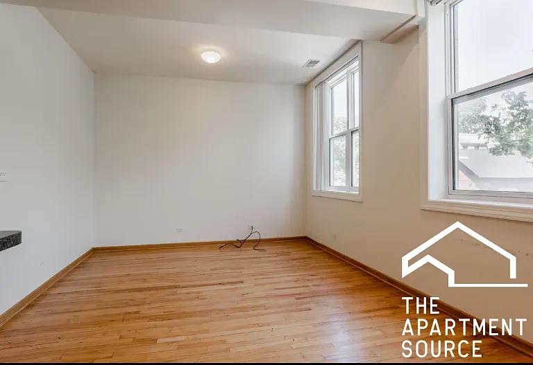 1452 N Leavitt St #2F — Photo 6
