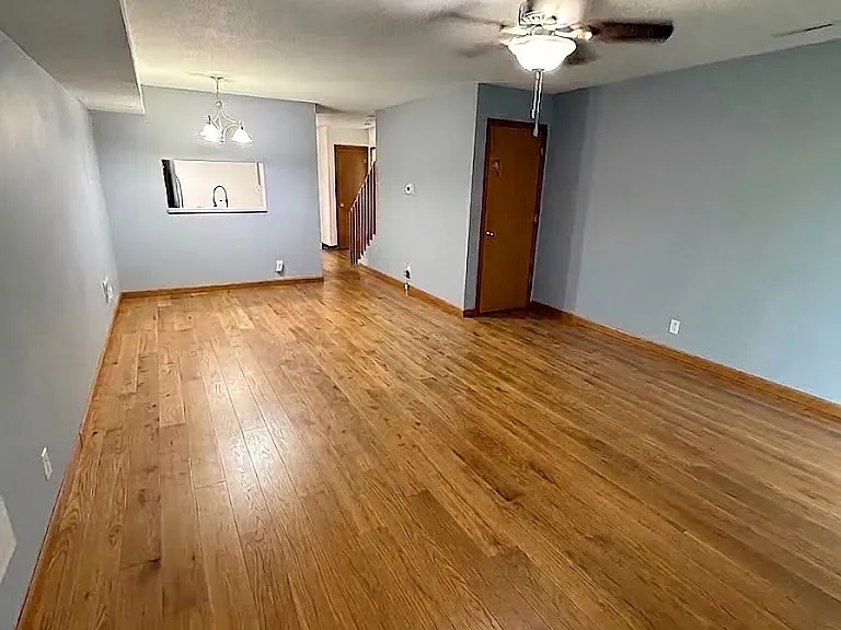 1240 Daleview Dr #1 — Photo 2