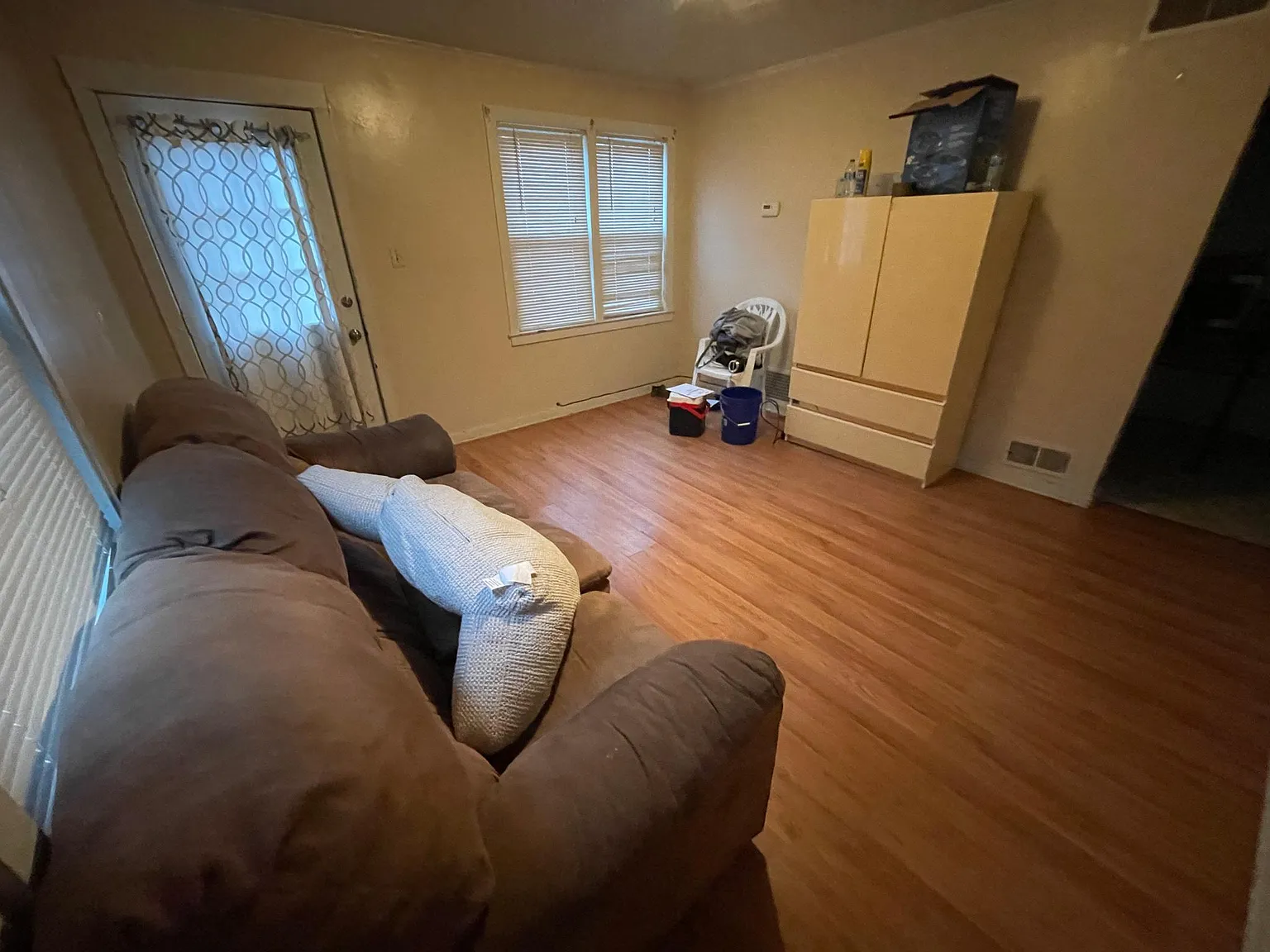 2 bed, 900 sqft, $950 — Photo 2