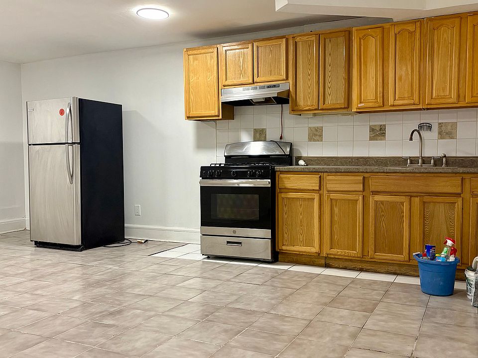 1st image of 355 Kosciuszko St #2