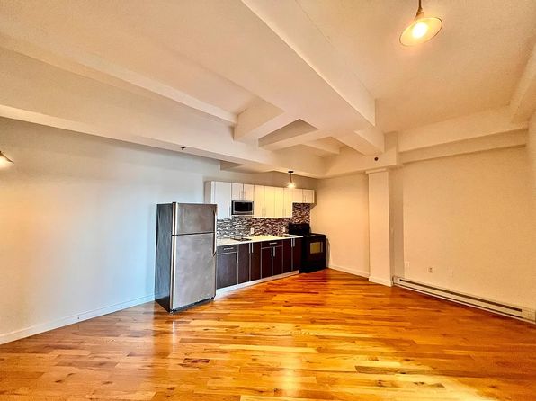 29-28 41st Ave #901