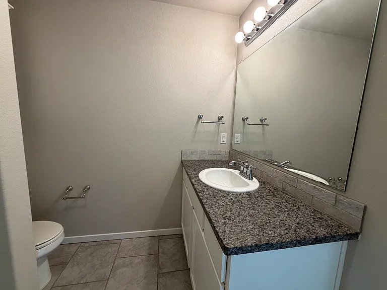 10424 Xenia Ave — Photo 20