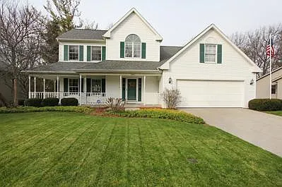 3901 Summit View Dr NE photo 1