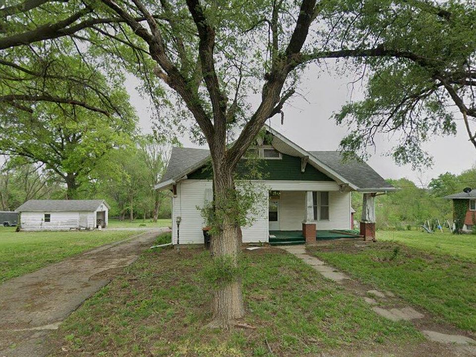 1st image of 400 N Locust St
